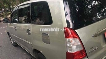Toyota Innova 2006 J - 123456 km