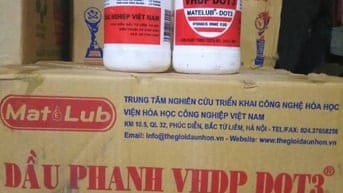 Dầu phanh VHDP DOT3 lon 1kg        