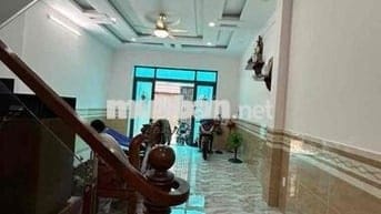 HẺM NHỰA 8M VÕ THỊ HỒI, HÓC MÔN, NHÀ 3 LẦU MỚI CỨNG ĐẸP KENG