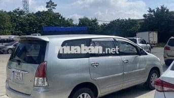 Toyota Innova 2009 G - 123456 km