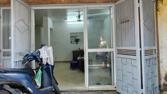 Tập thể tầng 1 ÔTO đỗ cửa 2 mặt ngõ Kinh doanh Mạt tiền 5m 