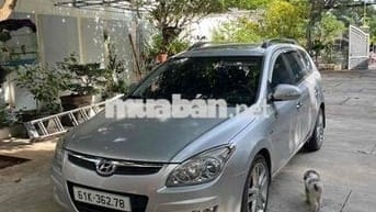 Hyundai i30 CW 2009 1.6 AT - 130000 km