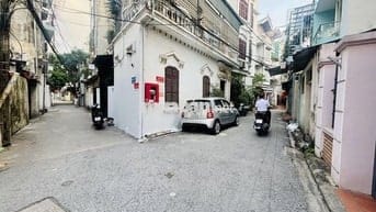 ⛔ Bán Nhà C4 Tặng Đất Nguyễn Văn Cừ - Ô Tô Thông + Ngủ Trong Nhà