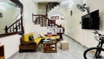 Bán nhà đẹp ngõ Pháo Đài Láng 40m 6 tầng ở ngay 30 ra ô tô giá 9,9 tỷ