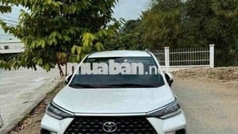 Toyota Veloz Cross top  10/2024 - 35700 km