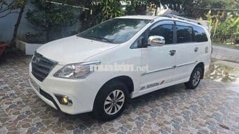 Toyota innova 2015 2.0 E - 138000 km