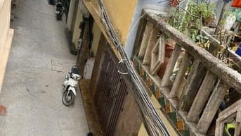 Nhà đường Hồng Hà, 55m2 ngõ rộng ô tô  đỗ cửa giá tốt, 5 phút hồ gươm