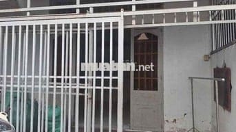 cho thuê nhà cấp 4 có gác cách chợ dĩ an 1 tầm 300 m