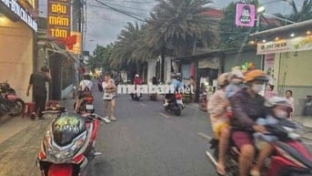 Nhà cấp 4 Shr 8x25m Mt đg Nguyễn Hữu Cầu Kd buôn bán sầm uất