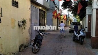 Cho thuê nhà đường ô tô tránh có thể vừa ở vừa làm kho xưởng.