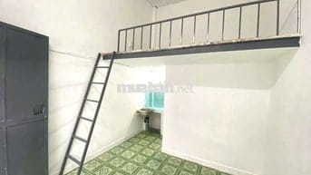 PHÒNG TRỌ GIÁ RẺ - NGAY NGÃ TƯ 550 - GÁC CAO 2M - MIỄN PHÍ XE - 20m2..