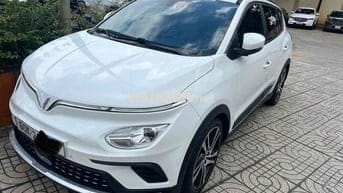 VinFast VFe34 đăng ký 2023 - 90000 km