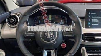 MG HS 1.5T LUX 2025