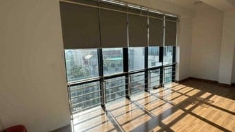 Cho thuê nhà phố Bùi Huy Bích 100m2, vỉa hè 5m, ô tô đỗ, có thang máy