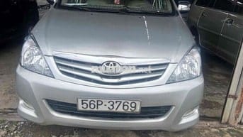 Toyota Innova 2010 G - 300000 km
