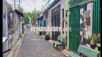 Nhà 1 trệt 2lầu đẹp + 3pn, 2 MT đg Trước sau 4x25m Shr sổ đẹp
