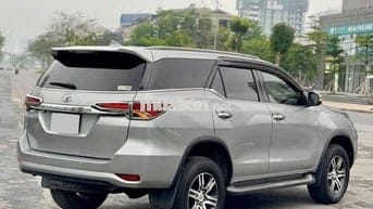Toyota Fortuner máy xăng 1 cầu