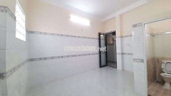 Phòng trọ 18m2 đường tân hòa đông phường phú  lâm tphcm rất an toàn