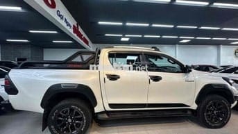 Toyota Hilux 2021 2.8 4x4 AT Adventure - 45000 km