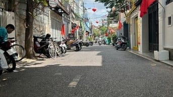 Bán nhà 17 tỷ mặt tiền đường Đỗ Quang - P. Thảo Điền Quận 2 ****