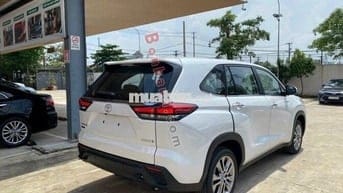 Innova Cross HEV 2025
