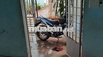Nhà cấp 4, gần nhà thờ,trường học,chợ thích hợp cho học sinh,sinh viên