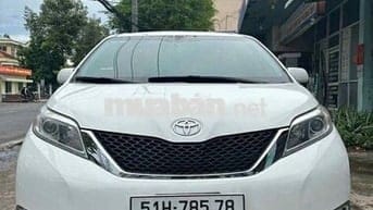 Toyota Sienna 2016 3.5LE màu trắng