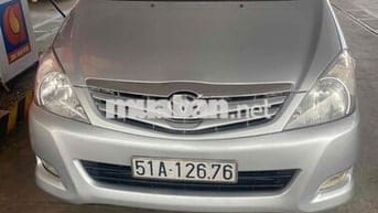 Toyota Innova 2011 G - 123456 km