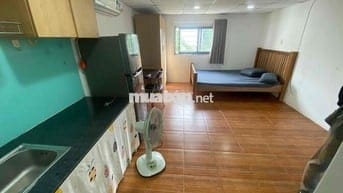 Phòng cửa sổ mặt tiền ngay 409 nguyễn oanh p17