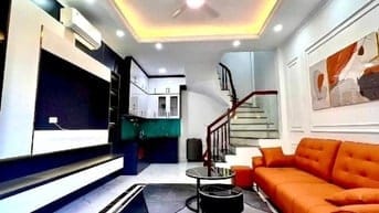 THẠCH BÀN 5 TẦNG Ô TÔ ĐỖ CỬA 7 TỶ HƠN FULL NỘI THÂT ĐẸP LUNG LINH