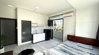 CĂN HỘ DỊCH VỤ ĐẦY ĐỦ NỘI THẤT ĐỐI DIỆN ĐẦM SEN