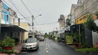 bán nhà trục chính khu dân cư hạnh phúc ( Tiến Thành)