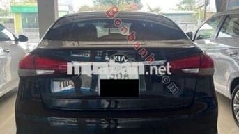 Kia Cerato màu đen