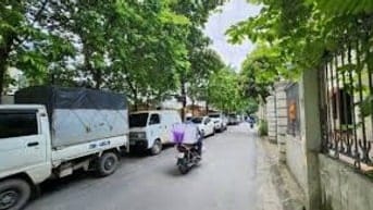Bán nhà phân lô mặt ngõ Nguyễn Phong Sắc 100m2, mt 6m đường ôtô dừng
