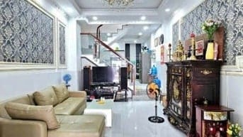 Nhà ngang 4,2m rộng đường Nguyễn Văn Đậu, Bình Thạnh. Gầmn mầm non 5