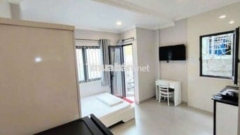Căn Hộ Ban Công, Thang Máy , Khu Vực An Ninh _ Ngay Phan Xích Long ✅️