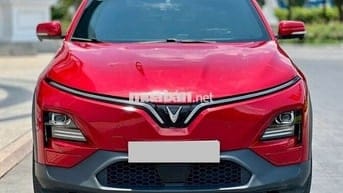 Vinfast VF6 Plus 2024 màu đỏ