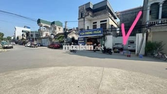 Bán gấp lô đất mặt phố kinh doanh - mặt tiền siêu rộng ở phố Trạm