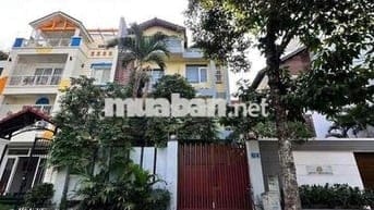 Cho Thuê Biệt Thự View Công Viên, KDC Nam Long- Trần Trọng Cung