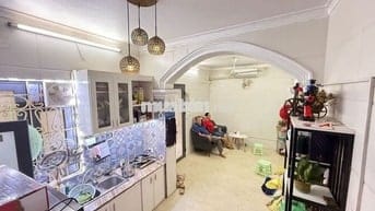 Bán gấp nhà Hòa Bình- Thổ quan, 3 thoáng, gần phố, 4 tầng đẹp, 4.5 tỉ