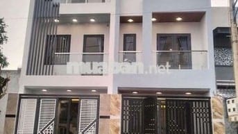 BÁN NHÀ PHỐ ĐẸP Ở CÁT TƯỜNG  PHÚ SINH . LONG AN CŨ. NHÀ ĐẸP VÀO Ở NGAY