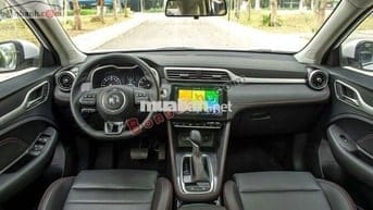 MG ZS Luxury 1.5 AT 2WD