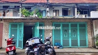 Cho Thuê Nhà Suốt Đường Bến Vân Đồn, Quận 4 ( Kho / Xưởng - 8x15m )