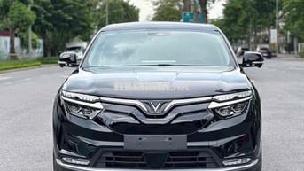 VinFast VF8 2022 Eco - xe đi 1V7