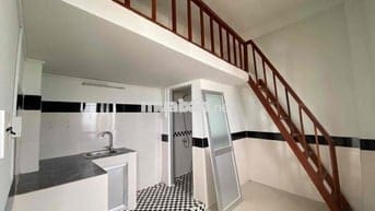 CHDV có gác MÁY LẠNH - TỦ ÁO - TỦ GIÀY mới 100% thoáng mát THANG MÁY