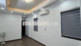 Cho thuê cả căn nhà 5 tầng tại Mễ Trì Hạ - Miễn môi giới
