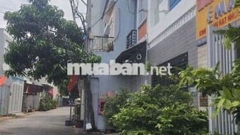 Bán Nhà 3 Tầng - Hẽm Xe Hơi - DT 55m - (4×14) - 3PN - 3WC - Hoàn Công