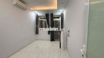 2pn 1 toilet ngay trung tâm Q1