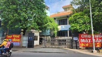 Cho thuê nguyên căn toà nhà 135 Nguyễn Văn Đậu