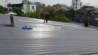 Cho thuê nhà ô tô quay đầu trước cửa nhà